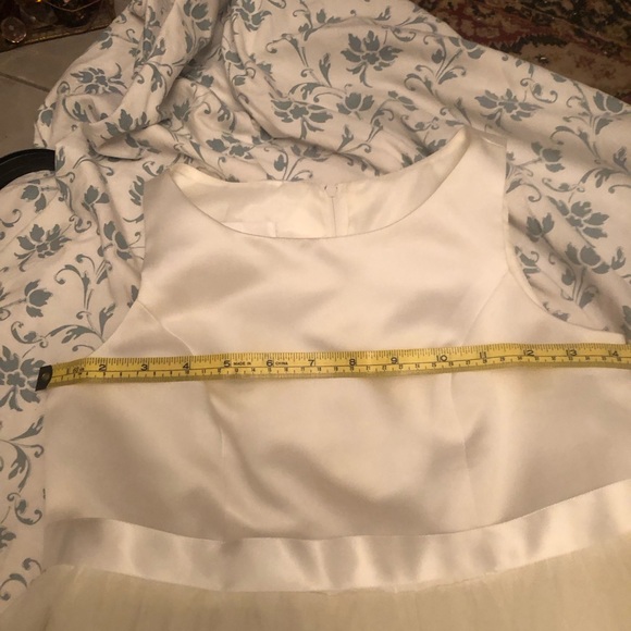 David's Bridal White Flower Girl Dress Size 10, Tulle, Formal, Special Occasion - Picture 5 of 6